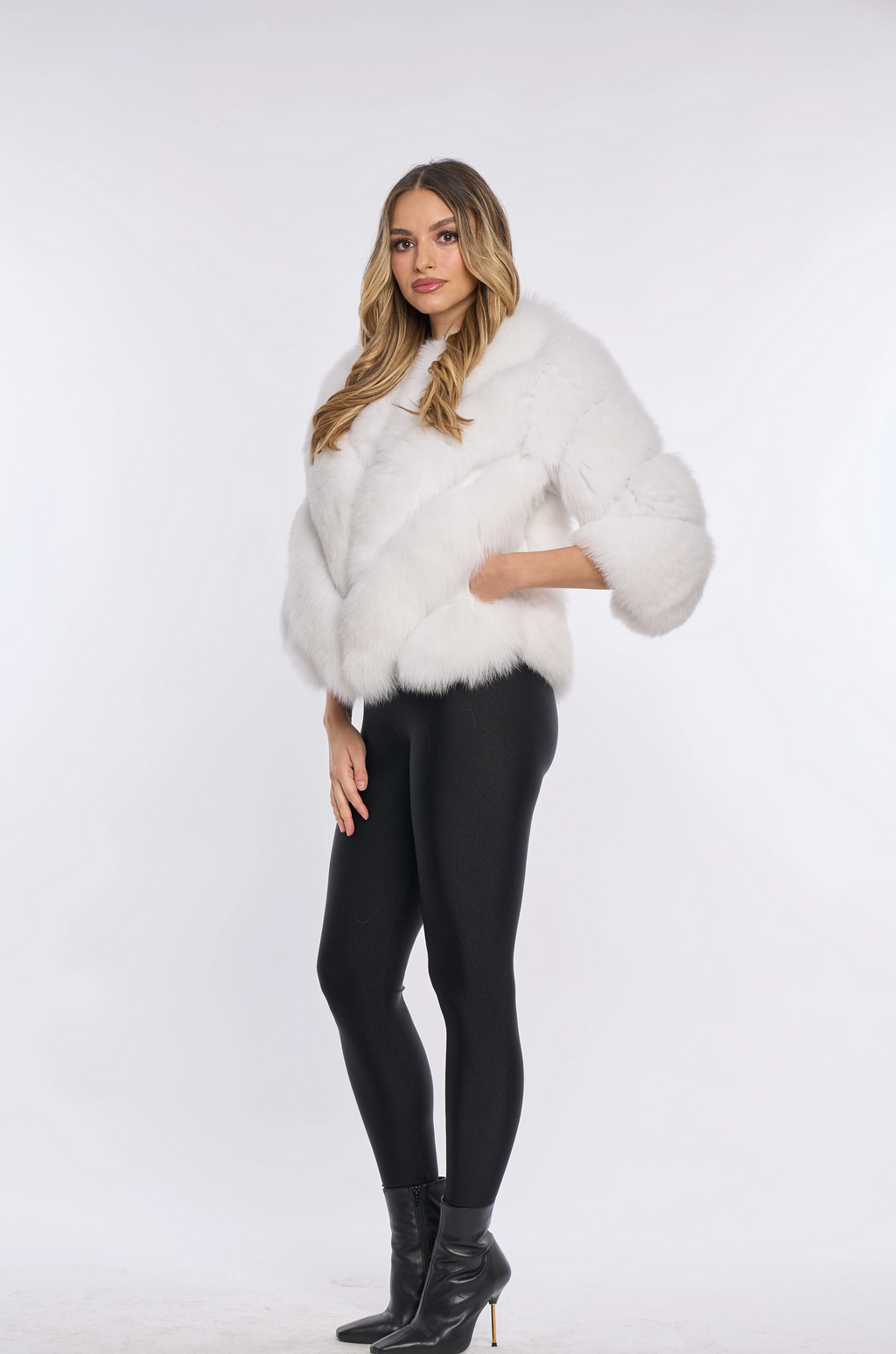 VALENTINA WHITE Fur Coat