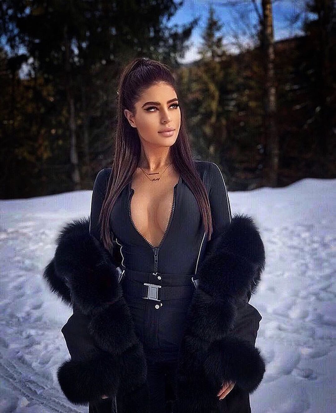 High-Quality JAIDA BLACK Parka for Cold Weather
