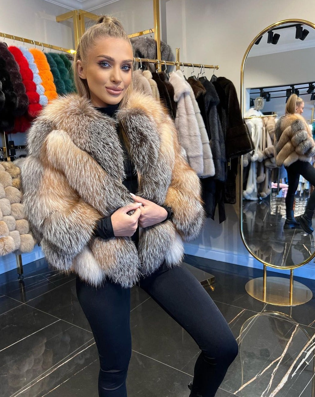 VALENTINA BROWN Luxurious Fox Fur Coat